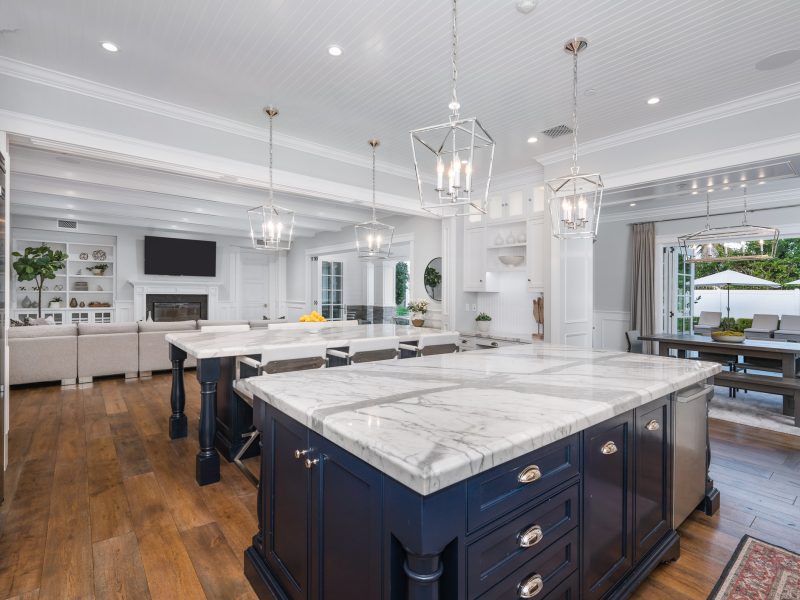 Pairing Dark Cabinets with Light Marble Countertops