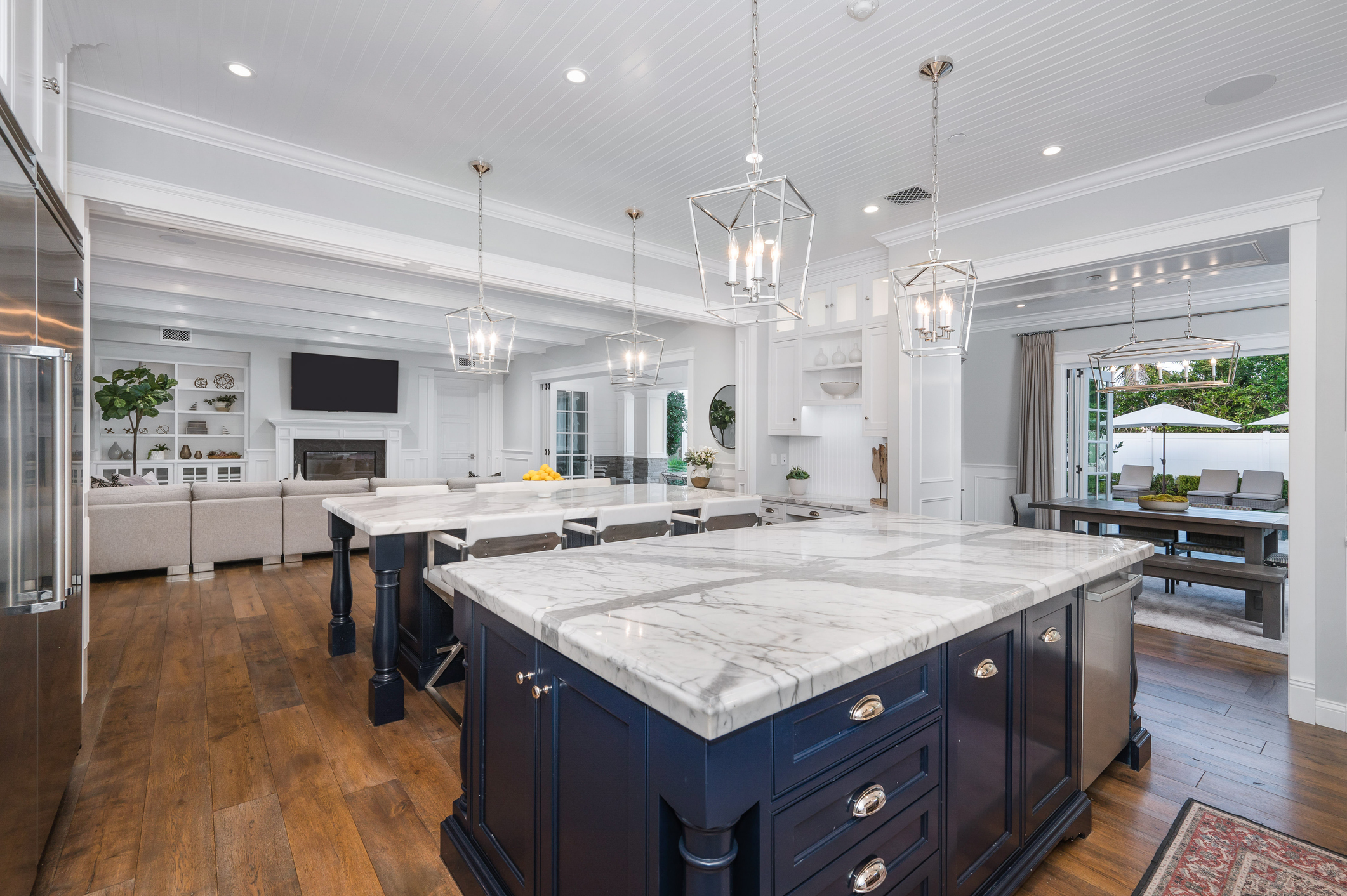 Pairing Dark Cabinets with Light Marble Countertops