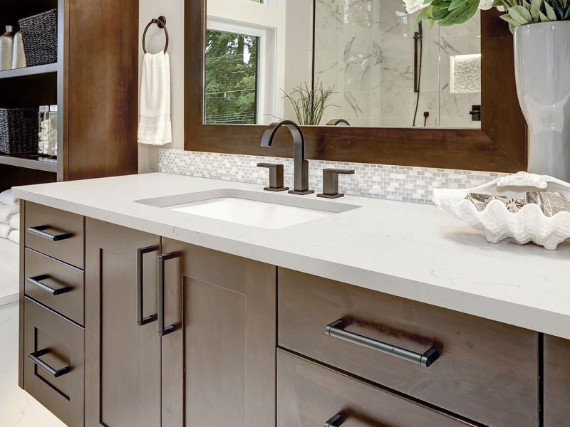 carrara trigato quartz bathroom